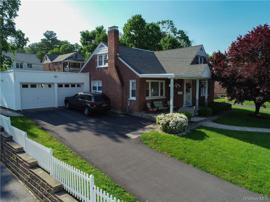 Property Photo:  33 Richman Avenue  NY 12550 