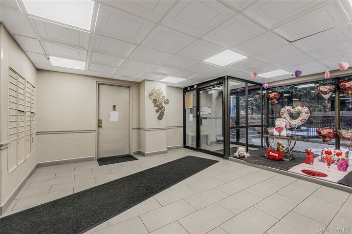 Property Photo: 1725 Edison Avenue 1F NY 10461