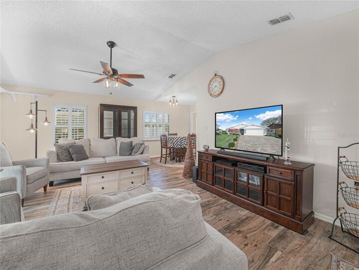 Property Photo: 6093 Seagull Lane FL 33809