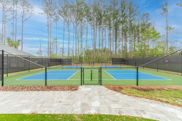 Property Photo:  598 SW 144th Drive  FL 32669 