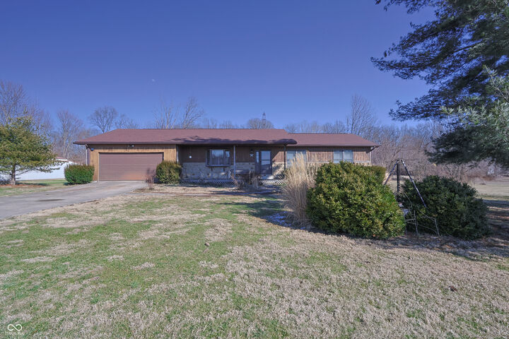 Property Photo:  5211 S 450 E  IN 47203 