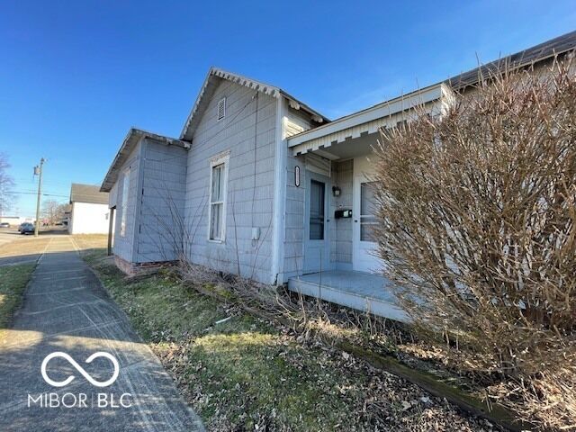 Property Photo: 1331 Sycamore Street IN 47201