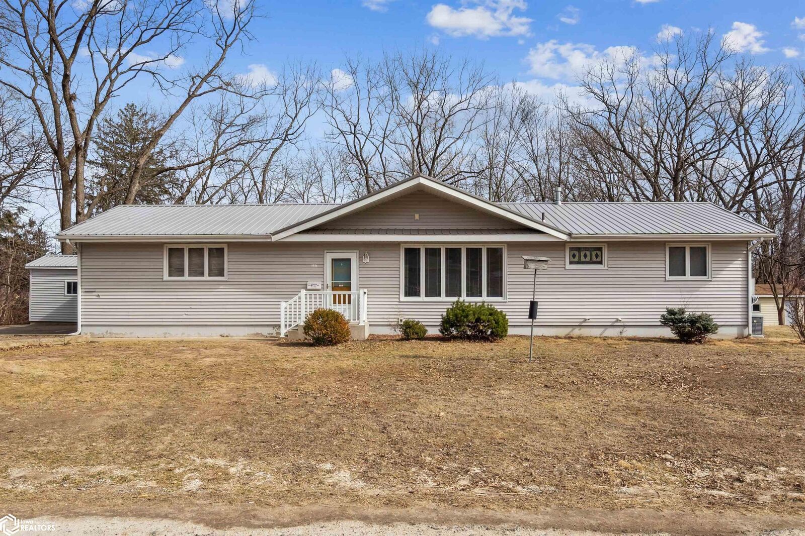 Property Photo:  1924 Grube Street  IA 52601 