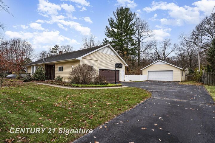Property Photo:  3280 Dixie Court  MI 48601 