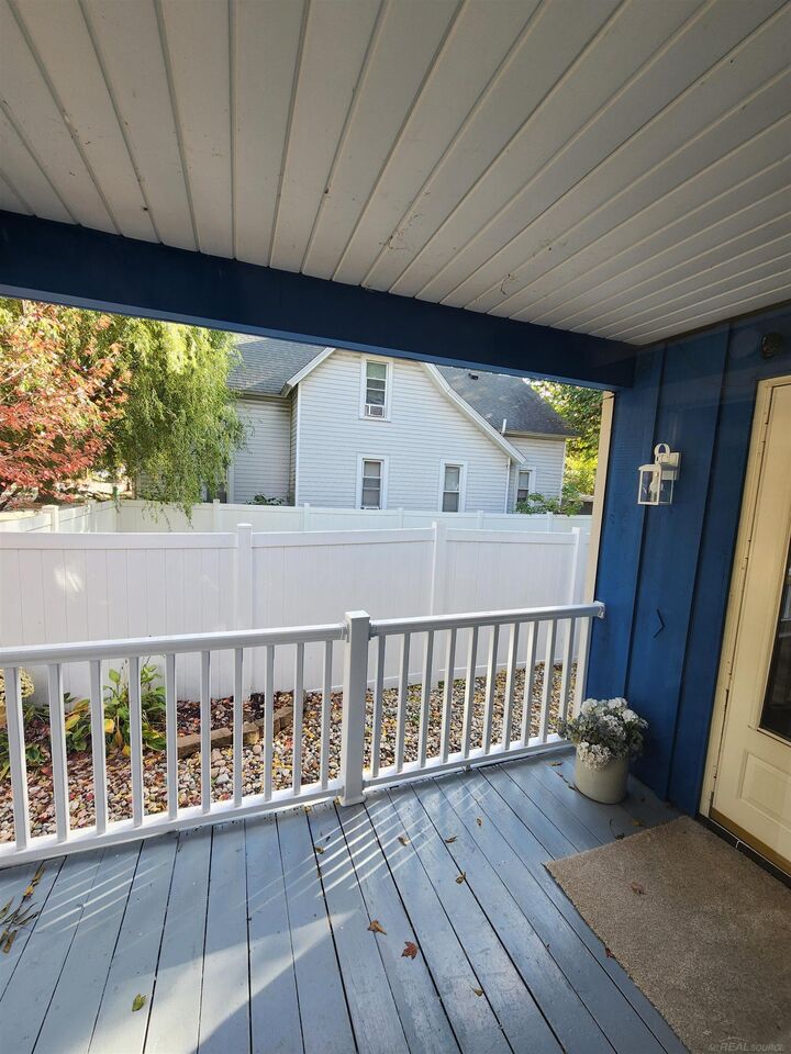 Property Photo: 77 Hubbard Street MI 48043
