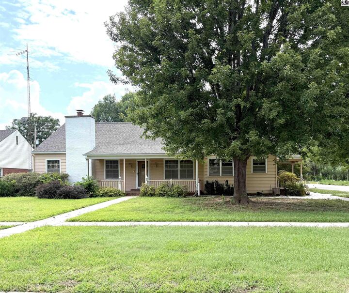 Property Photo: 624 N Springfield KS 67003