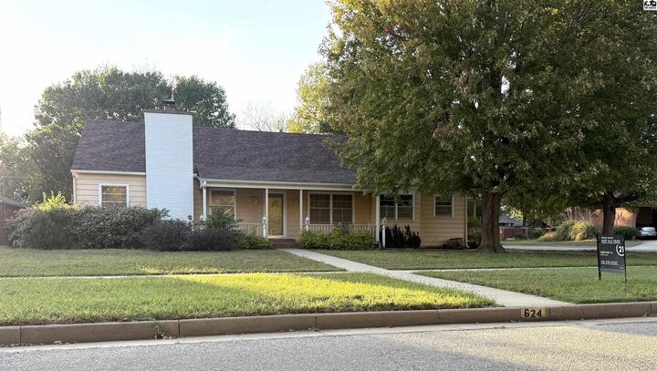 Property Photo: 624 N Springfield KS 67003