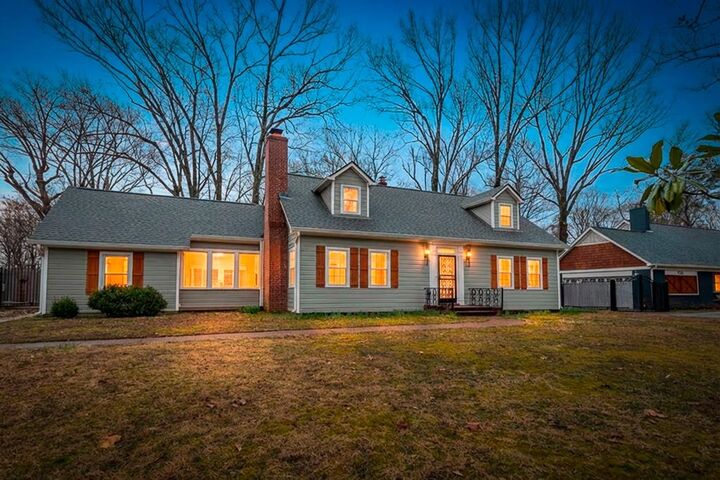 Property Photo:  1204 E Crestwood Dr  TN 38119 