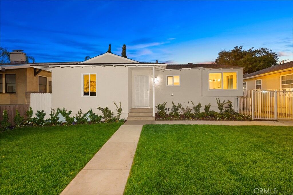 Property Photo:  415 E Walnut  CA 91016 