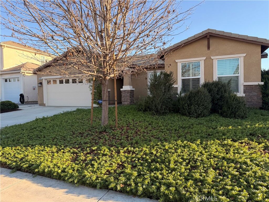 Property Photo:  28481 Pear Blossom  CA 92555 