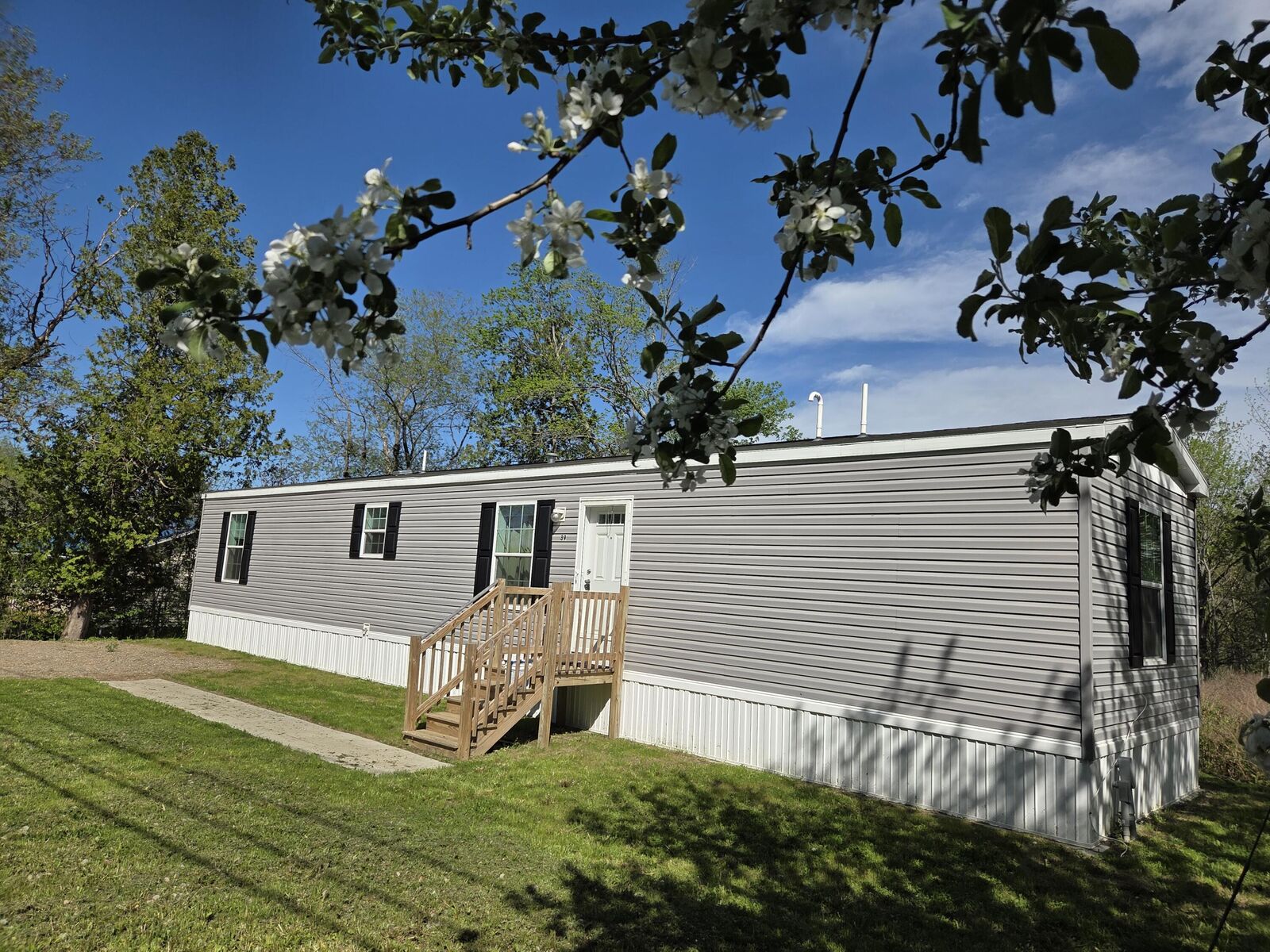 Property Photo: 39 Smart Road ME 04915