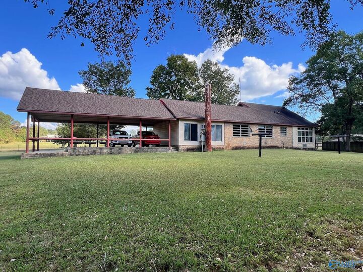 Property Photo: 350 County Road 125 AL 35652