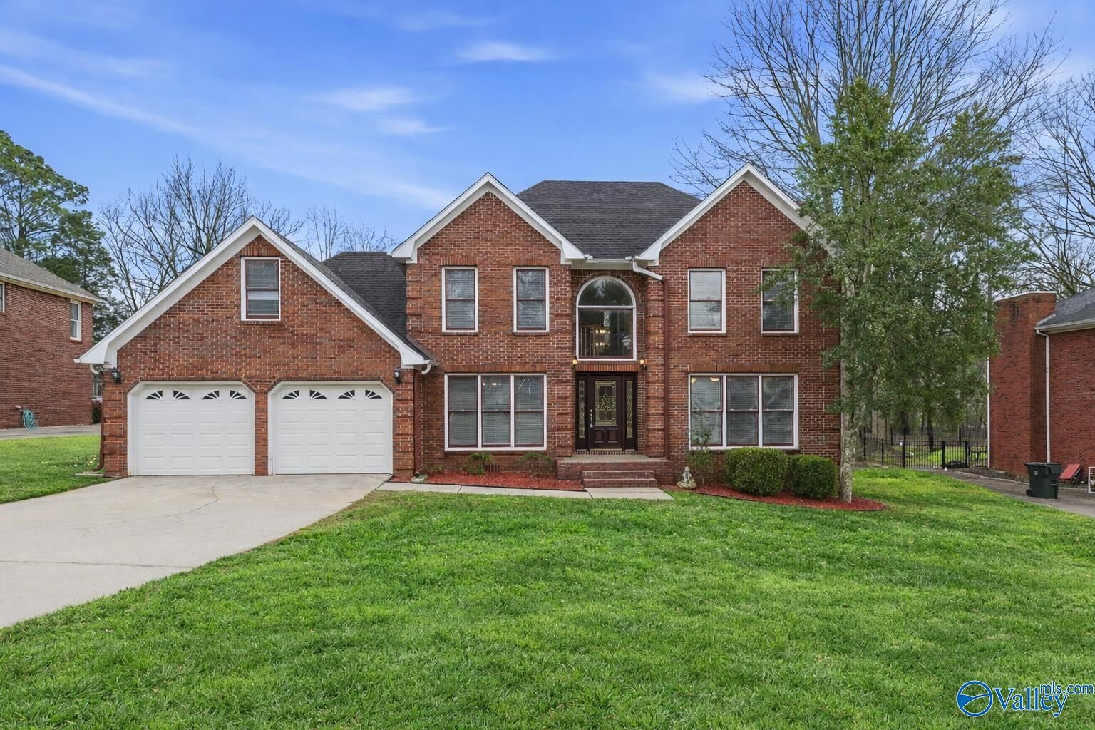 Property Photo:  110 Heatherwood Drive  AL 35758 