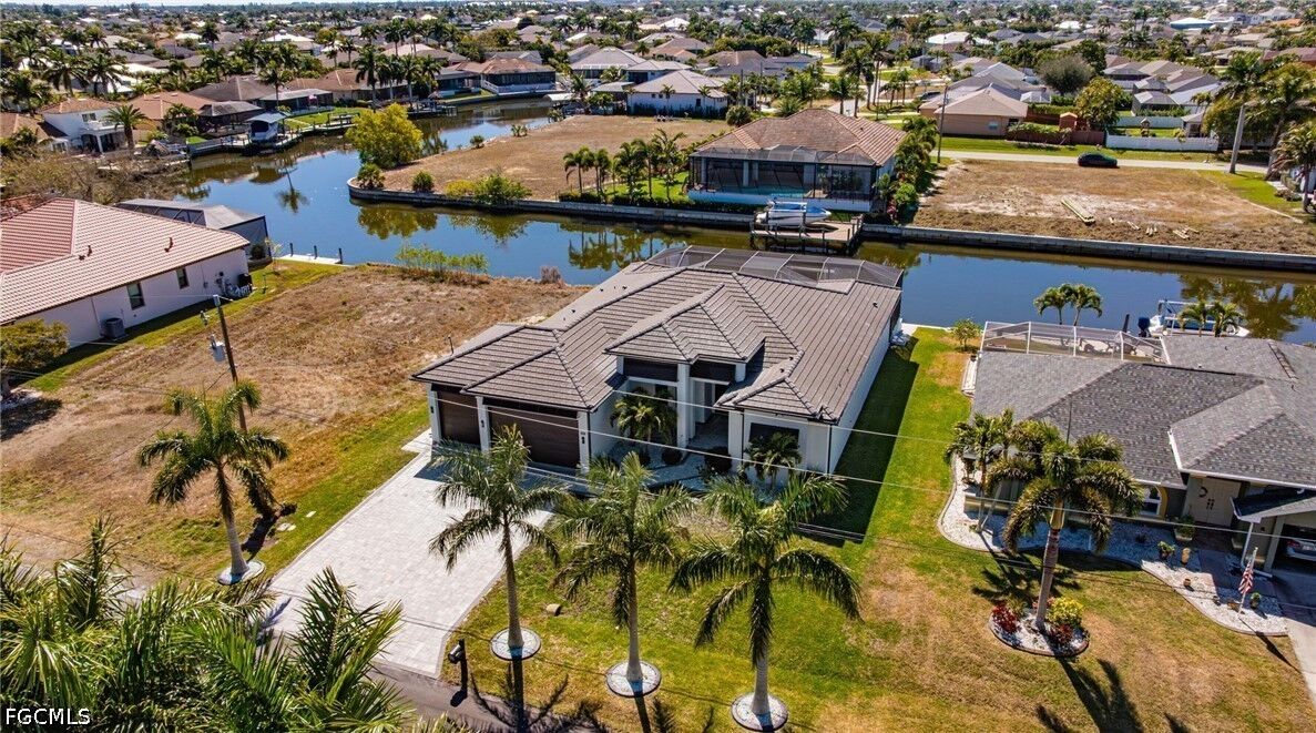 Property Photo:  2524 SW 25th Street  FL 33914 