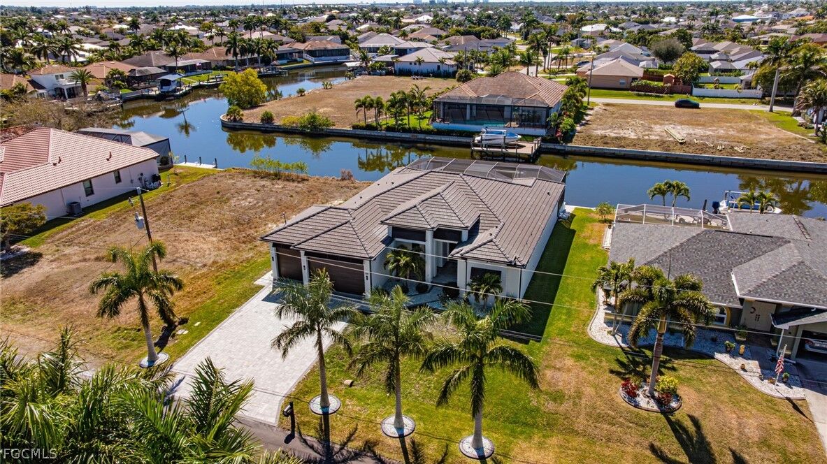 Property Photo:  2524 SW 25th Street  FL 33914 