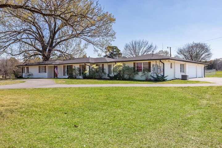Property Photo: 2122 Paul Avenue TX 75901