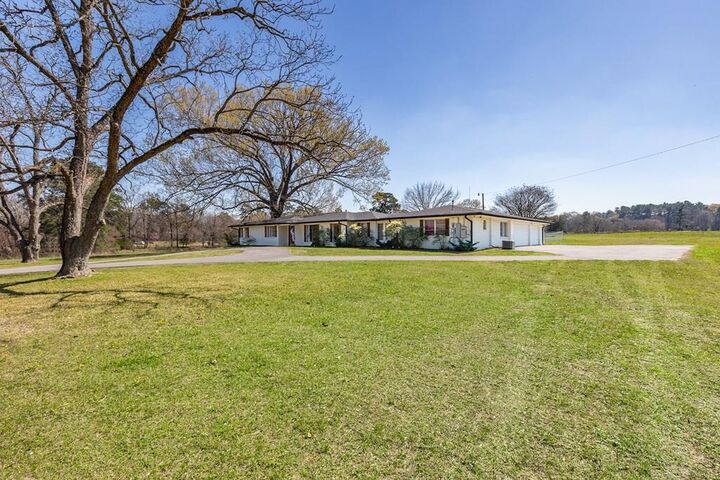Property Photo: 2122 Paul Avenue TX 75901