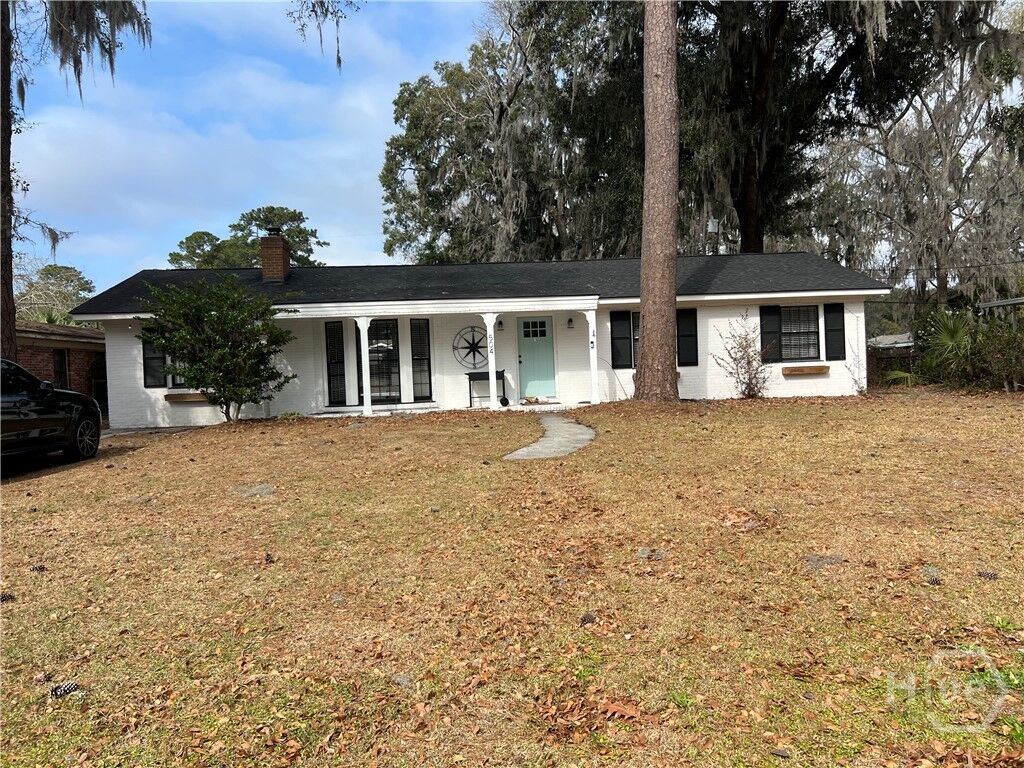 Property Photo:  504 Lee Boulevard  GA 31405 