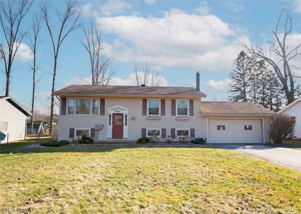 Property Photo:  3841 Nottingham Avenue  OH 44511 