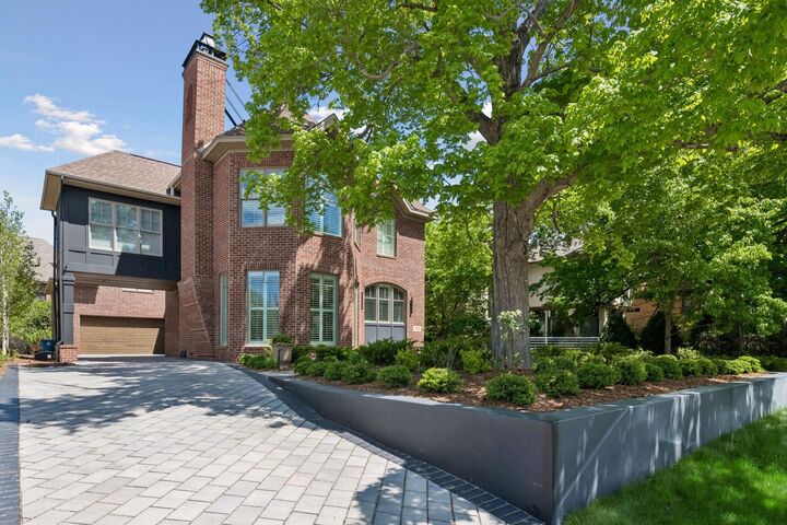 Property Photo:  715 Rice Street E  MN 55391 
