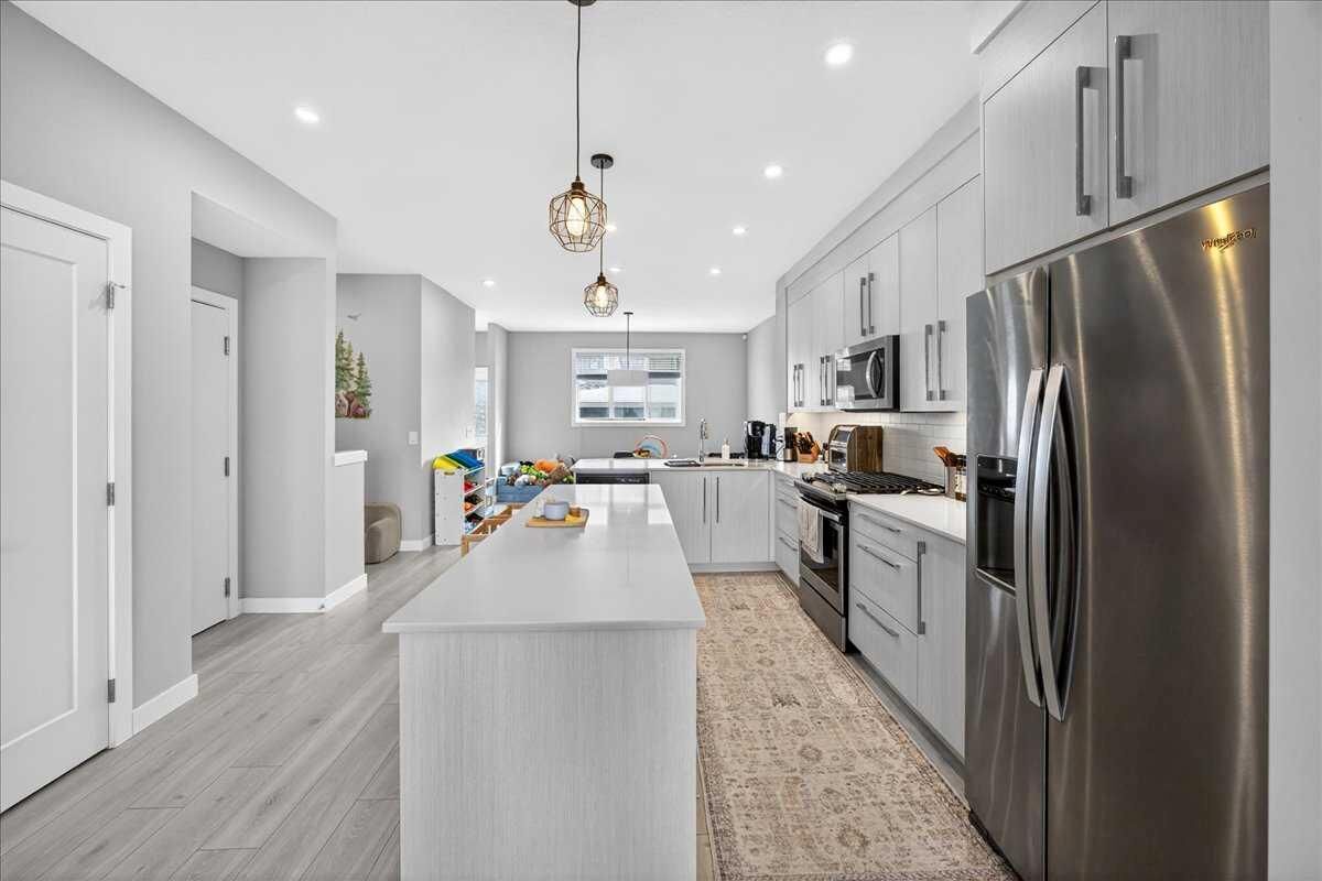 Property Photo:  170 Creekside Drive SW  AB T2X 4A8 