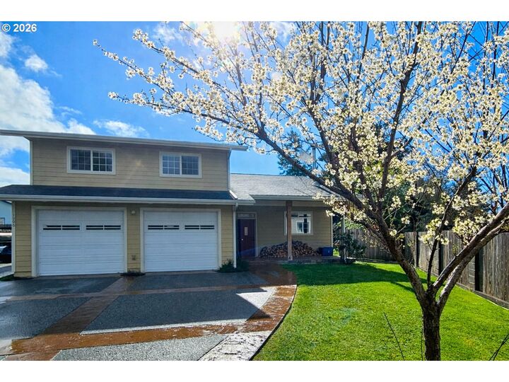 Property Photo:  1006 Ruth Ln  OR 97415 