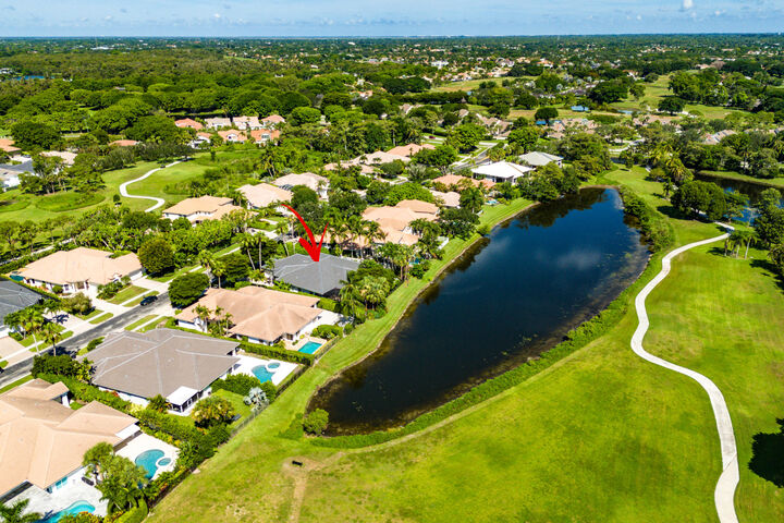 Property Photo: 2800 Twin Oaks Way FL 33414