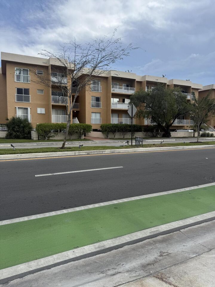 Property Photo:  17051 NE 35th Avenue 307  FL 33160 