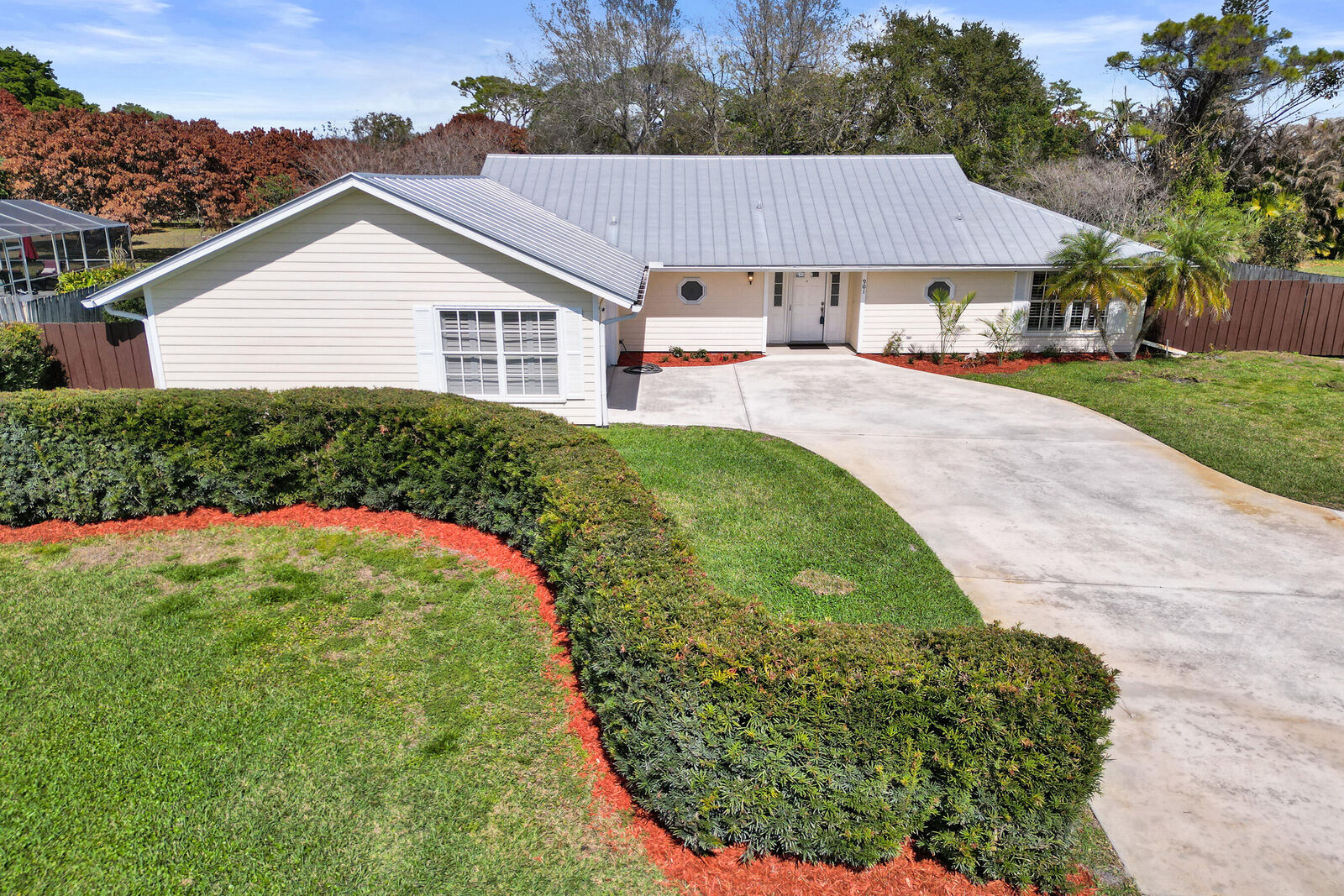 Property Photo:  901 NE Town Terrace  FL 34957 
