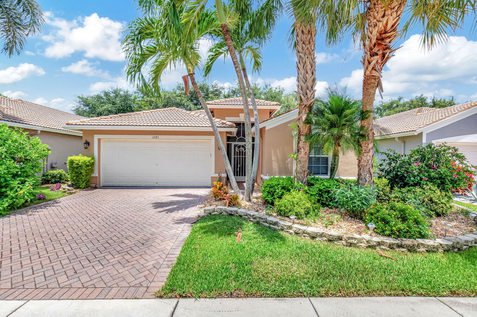 Property Photo: 12185 La Vita Way FL 33437