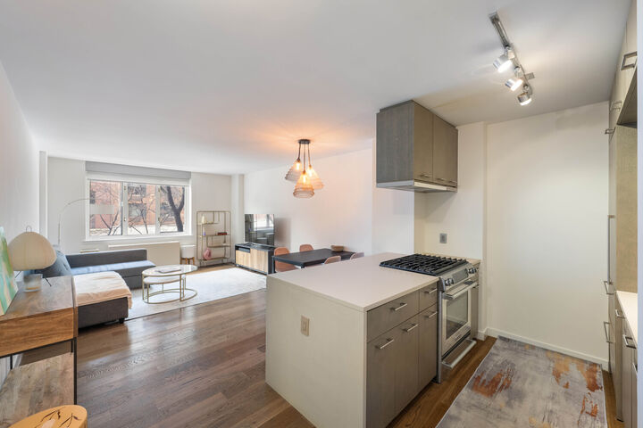 Property Photo:  225 Rector Place 3R  NY 10280 