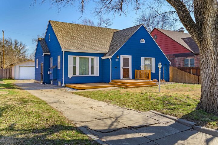 Property Photo: 1528 N Garland St KS 67203
