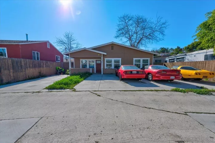 Property Photo: 4050-4052 Division CA 92113