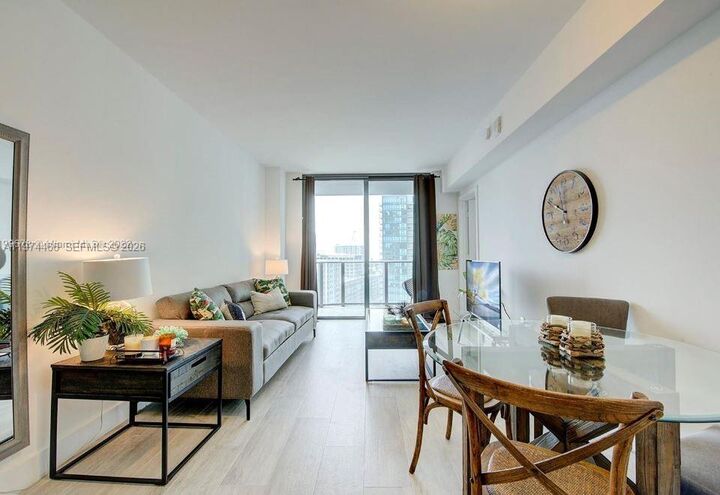 Property Photo: 121 NE 34th St 1603 FL 33137