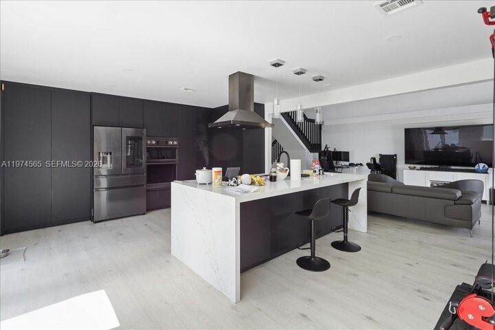 Property Photo:  611 NW 205th Ave  FL 33029 