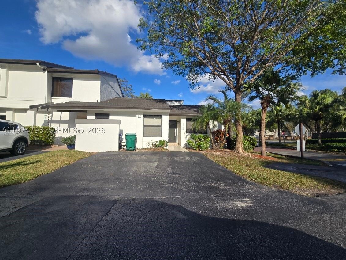 Property Photo: 15081 SW 127th Ct FL 33186