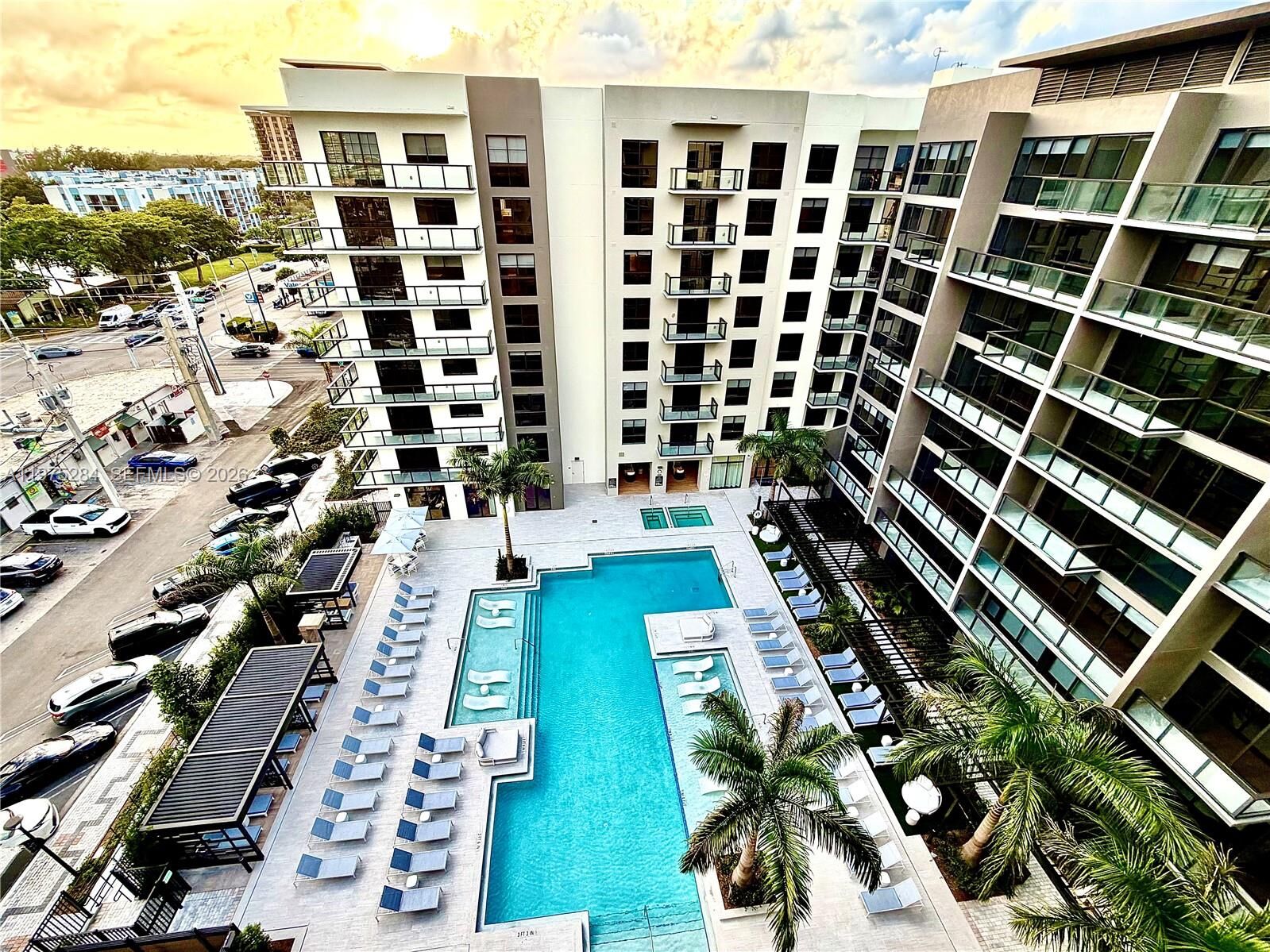 Property Photo:  1650 NE 124th St 621  FL 33181 