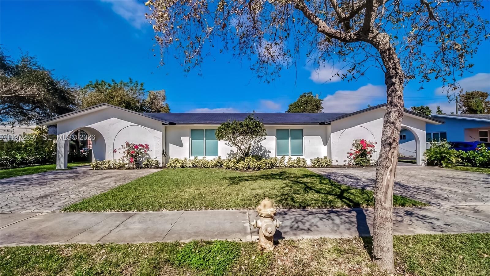 Property Photo:  11690 SW 81st Rd 11690  FL 33156 