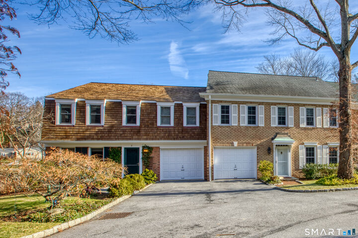 Property Photo: 9 Georgetowne Drive North 9 CT 06831