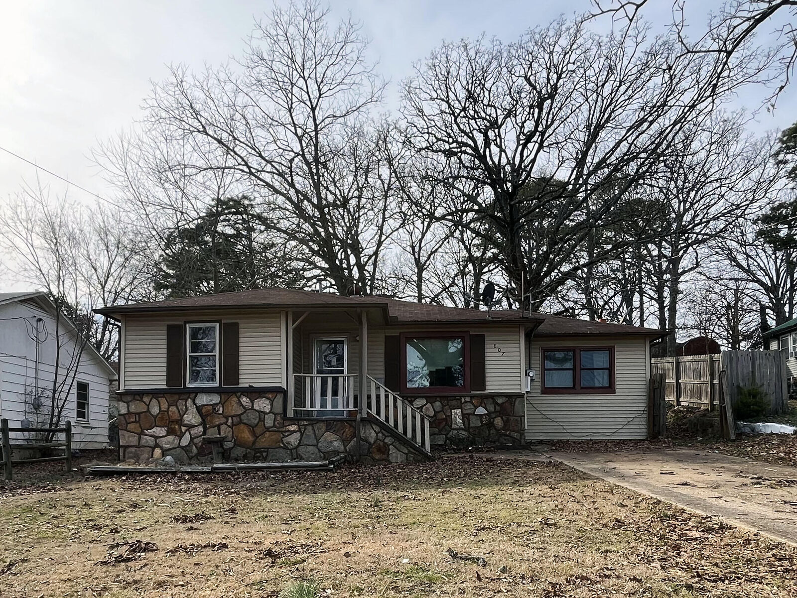 Property Photo:  607 Nevada Avenue  MO 65775 