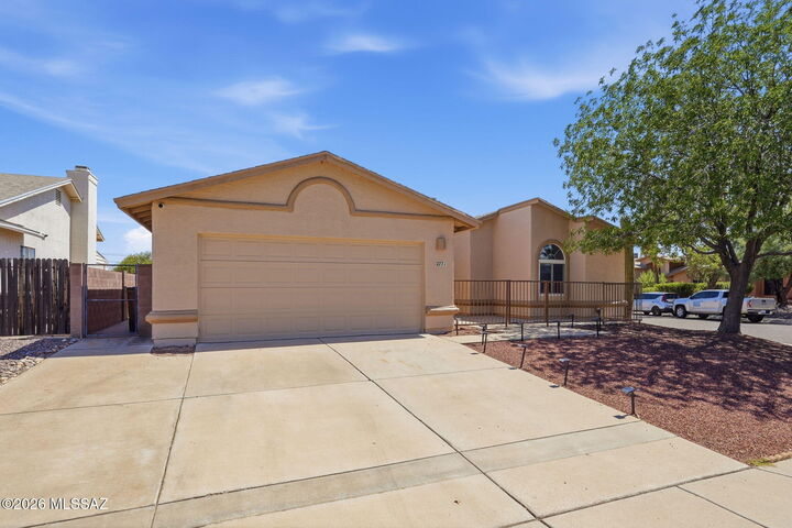 Property Photo: 2771 W Kewanee Street AZ 85742