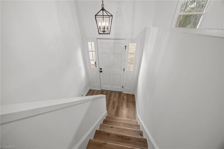 Property Photo: 1335 Lynndale Drive NC 27106