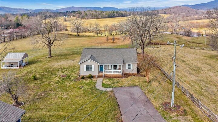 Property Photo:  155 Jays Meadow Lane  NC 28665 