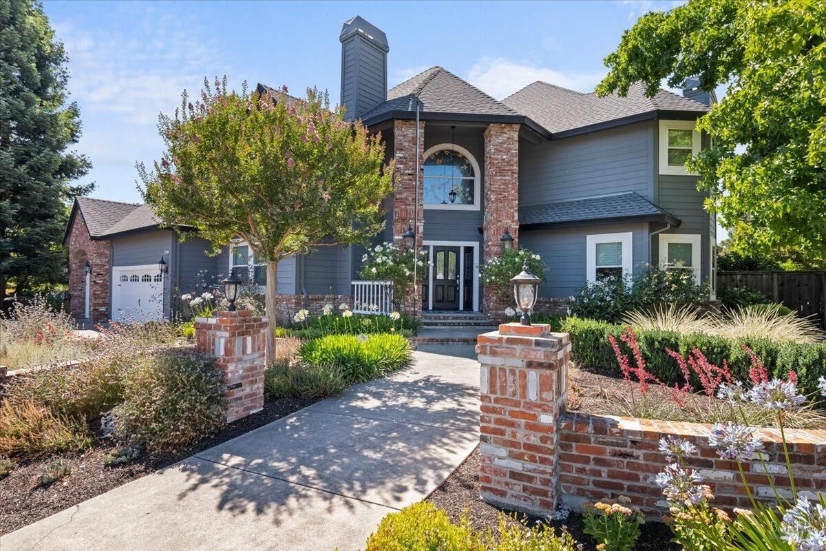 Property Photo:  433 Tee Court  CA 95448 