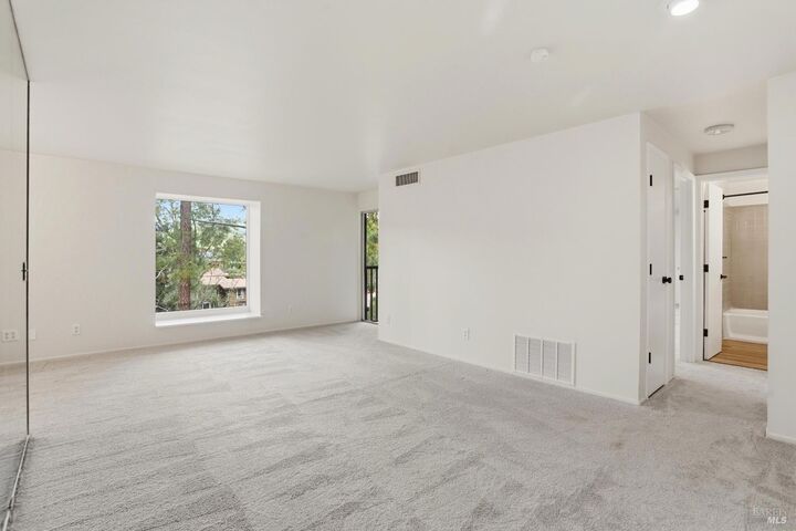 Property Photo: 89 Forest Lane CA 94903