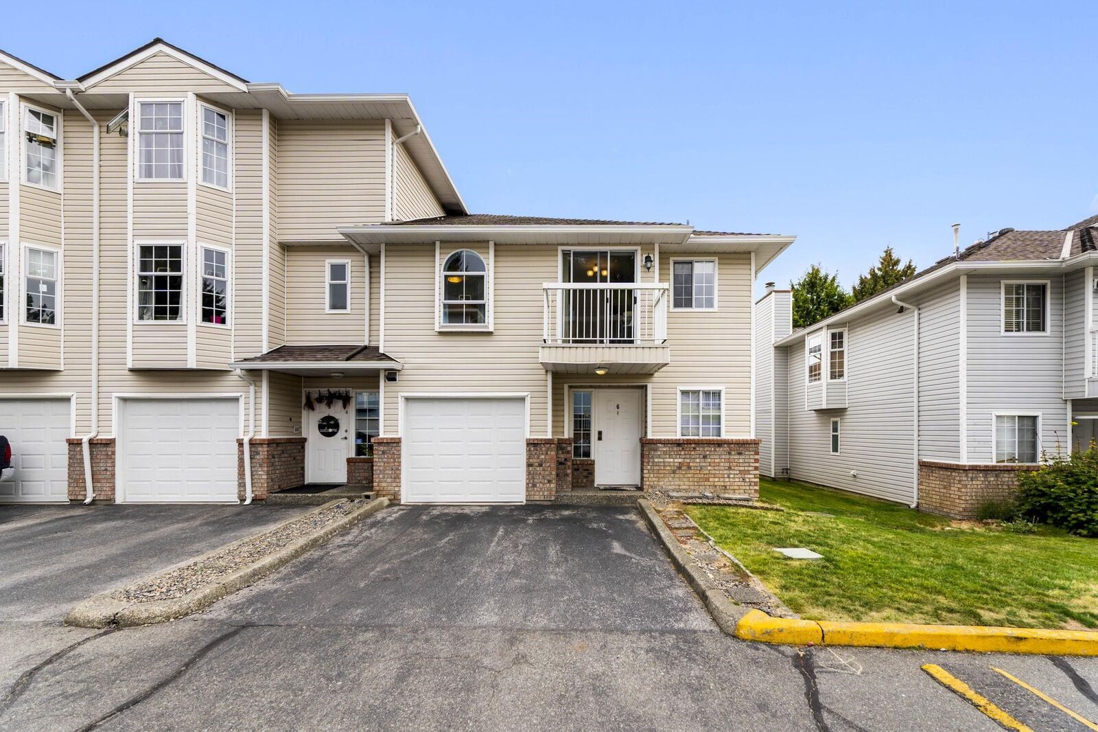 Property Photo: 13970 72 Avenue 6 BC V3W 0M5
