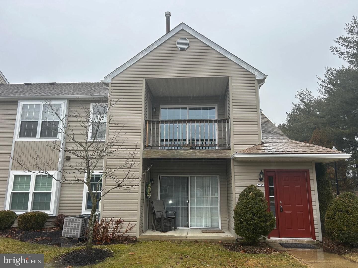 Property Photo:  804 Briarwood Court  NJ 08080 