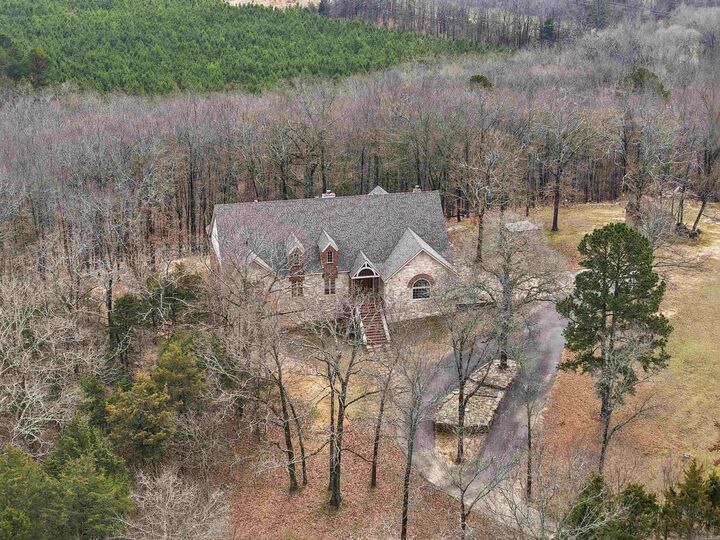 Property Photo:  4 Robins Ridge Rd  AR 72110 