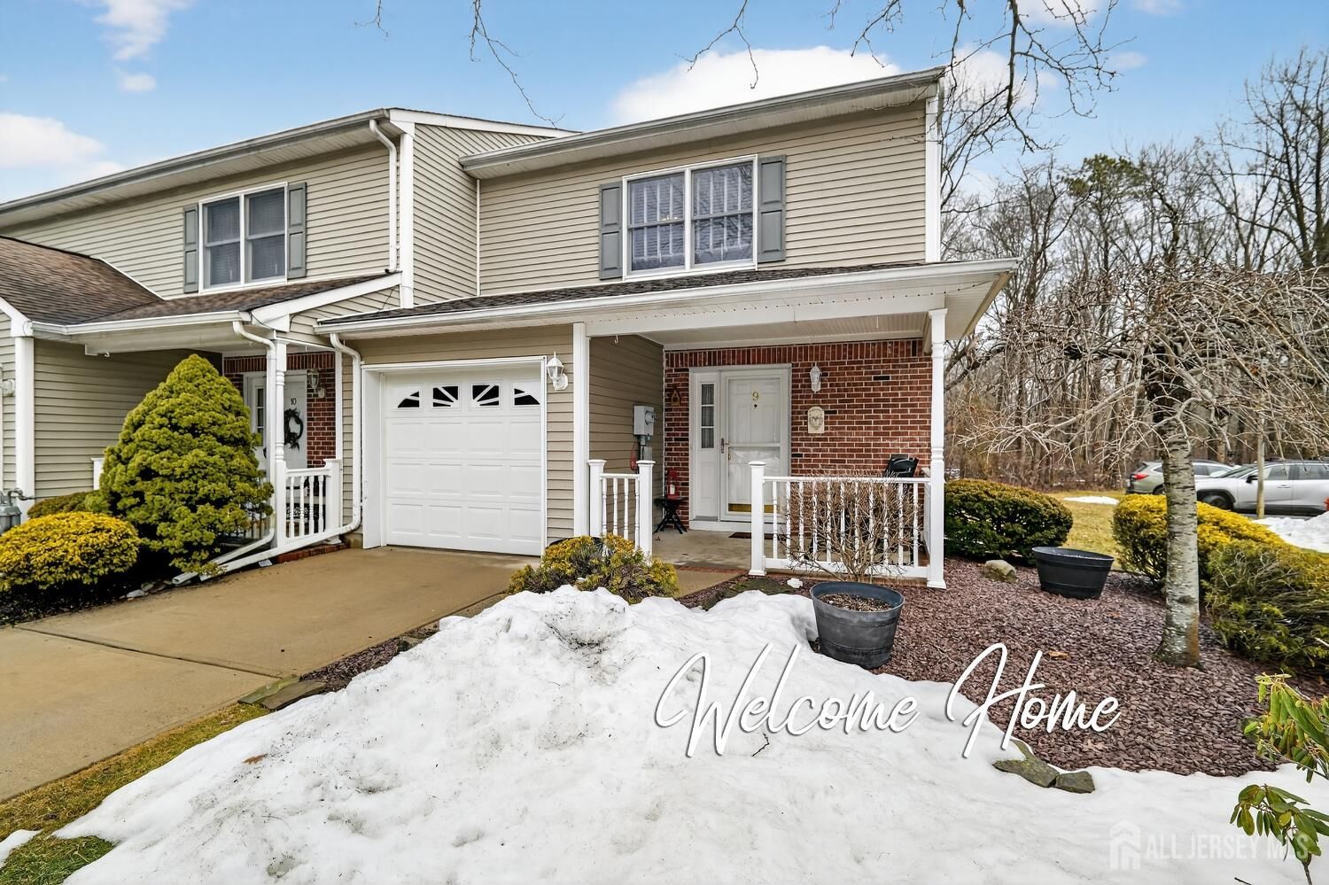 Property Photo:  9 Parkside Drive  NJ 08884 