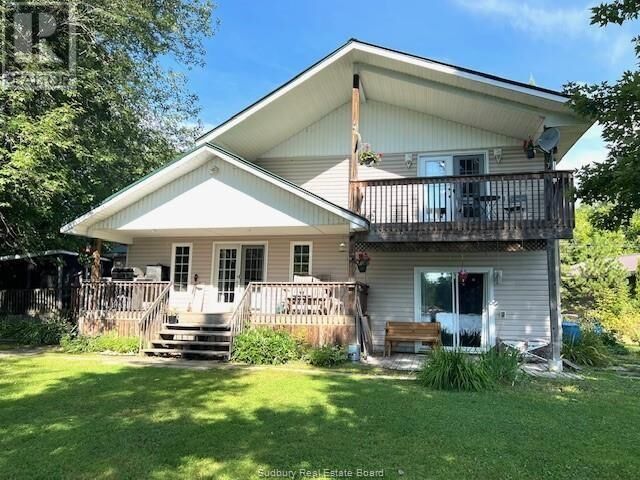 22B Champagne Avenue — photo 1